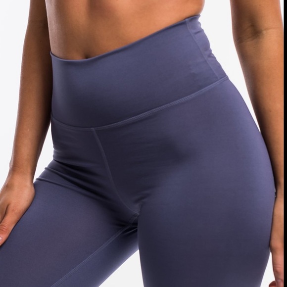 💙ECHT~ FORCE Scrunch Legging~ Color: Blue Steel - Picture 7 of 13